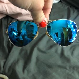 Blue rayban aviators
